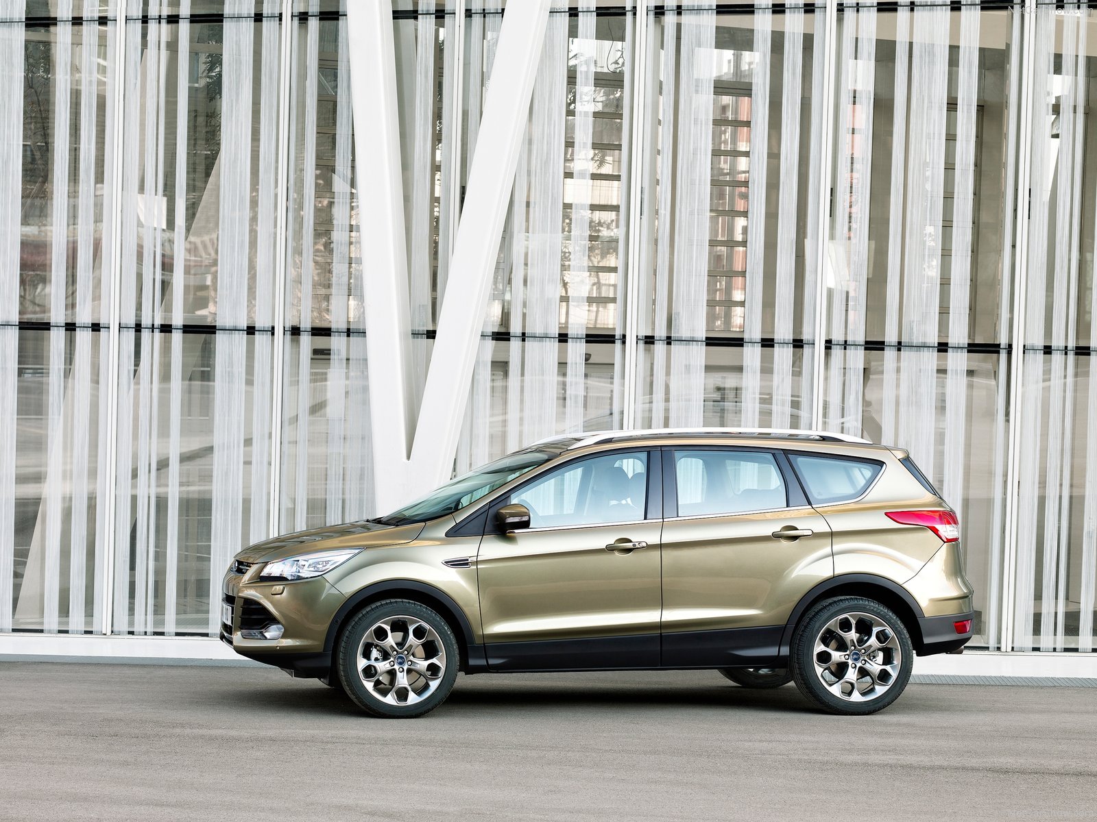 Ford Kuga Mk2 Presse Bilder und Fotos